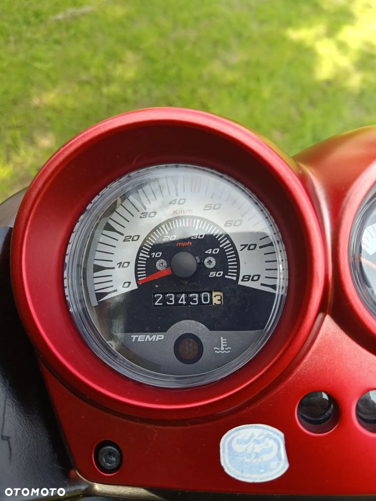 Yamaha Aerox - 11