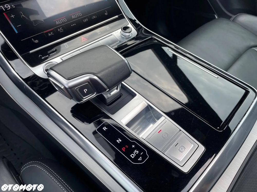 Audi Q7 55 TFSI mHEV Quattro S Line Tiptr - 29