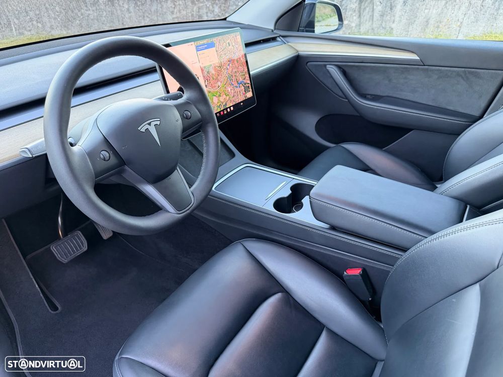 Tesla Model Y RWD - 2