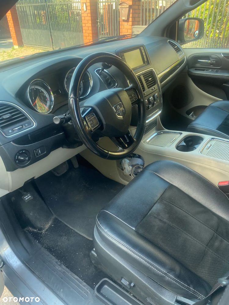 Dodge Grand Caravan 3.6 R/T - 8