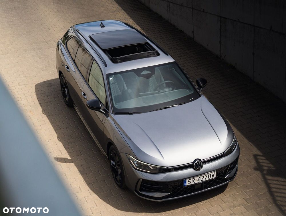Volkswagen Passat Variant 2.0 TDI SCR 4Mot R-Line Plus DSG - 9