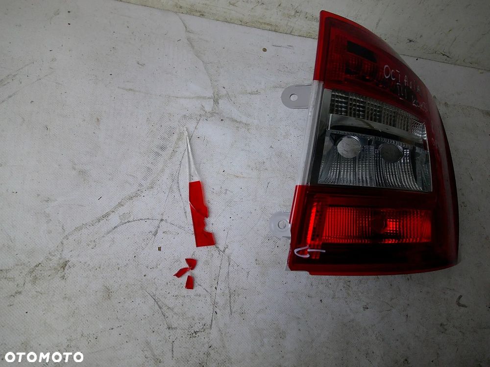 skoda octavia iii kombi lift lampa tył prawa led nowa oryginał z uszkodz - 4