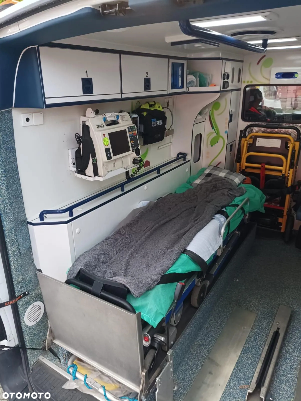Renault Master Karetka Ambulans - 14