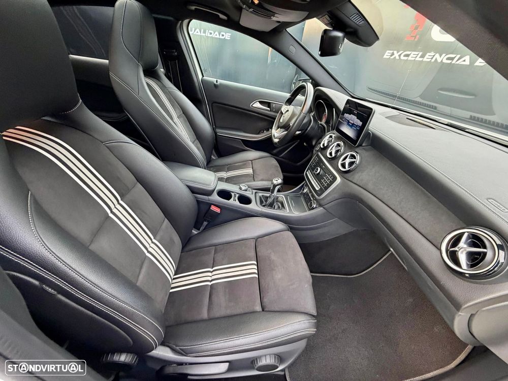 Mercedes-Benz A 180 d AMG Line - 11