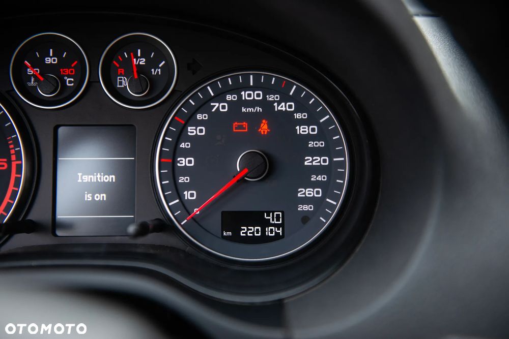 Audi A3 Sportback 1.6 TDI DPF Ambiente - 32