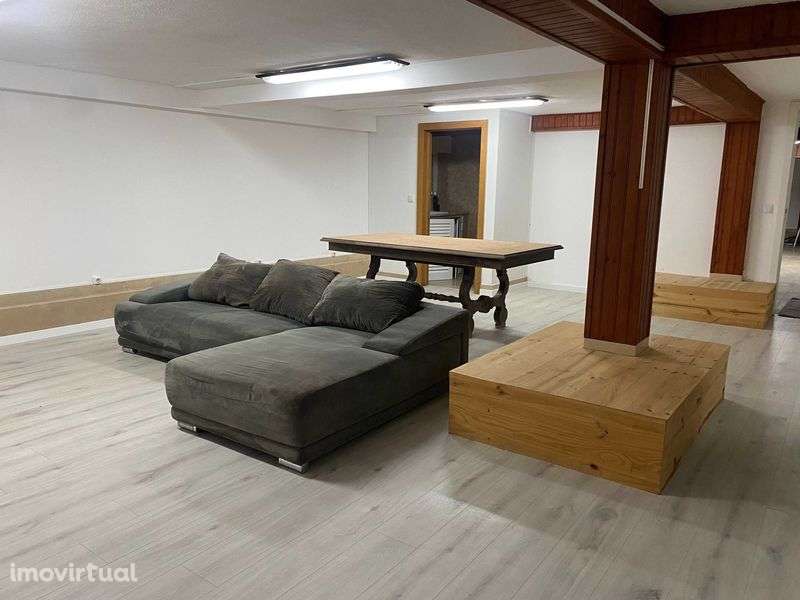 T2 com Lareira e Estacionamento Privado – Terrugem - Grande imagem: 2/10