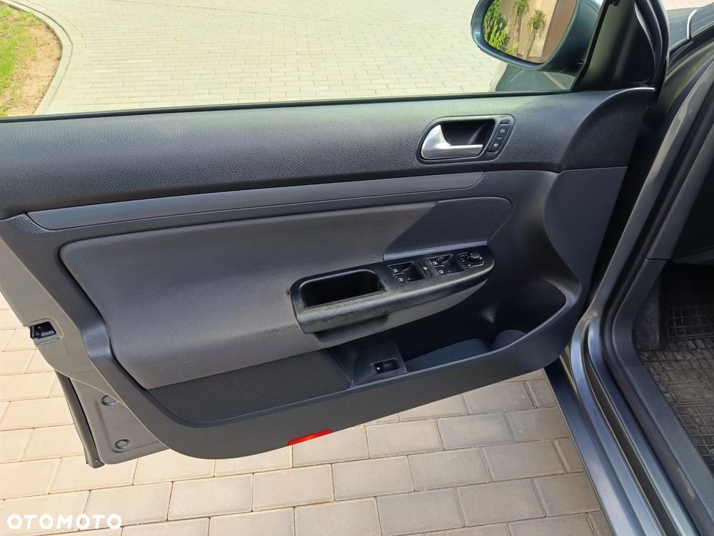 Volkswagen Jetta 1.6 Comfortline - 17