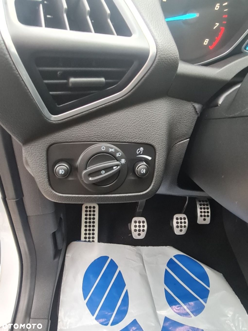 Ford Kuga - 13