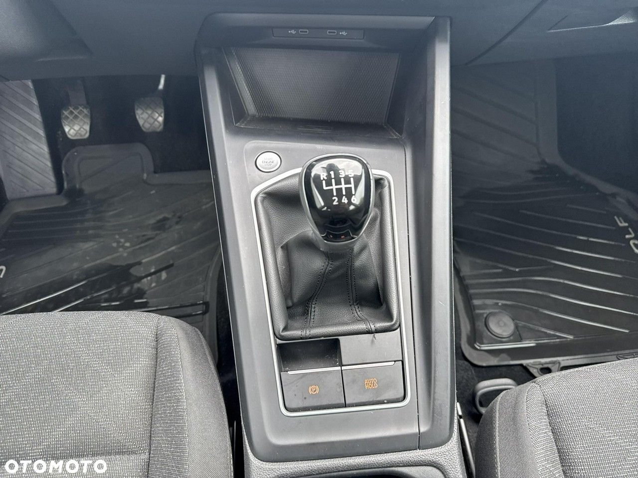 Volkswagen Golf - 24