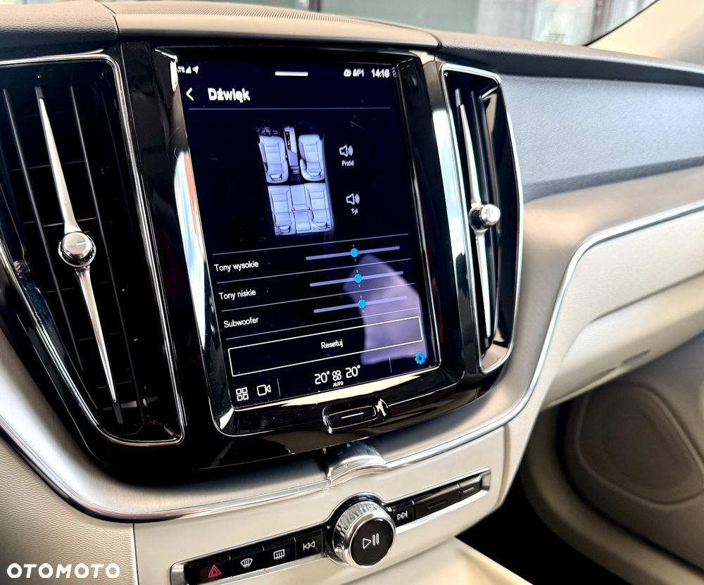 Volvo XC 60 T6 AWD Recharge Geartronic Inscription - 24