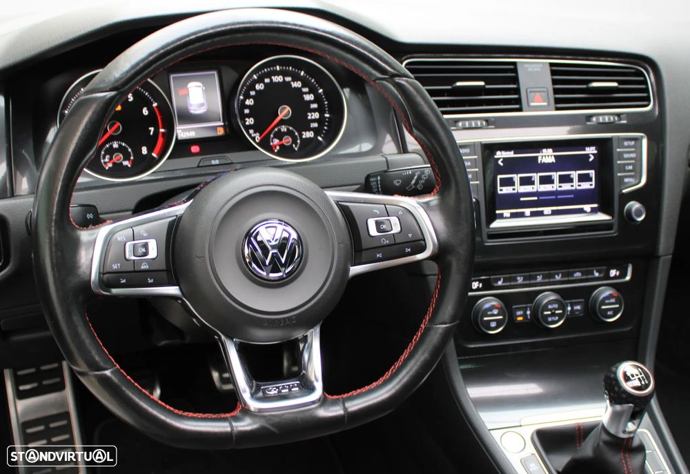 VW Golf GTI Performance BlueMotion - 28