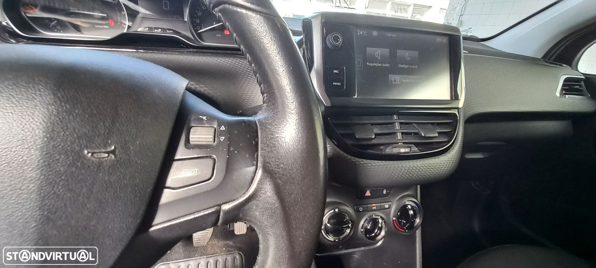 Peugeot 208 1.2 PureTech Style - 8