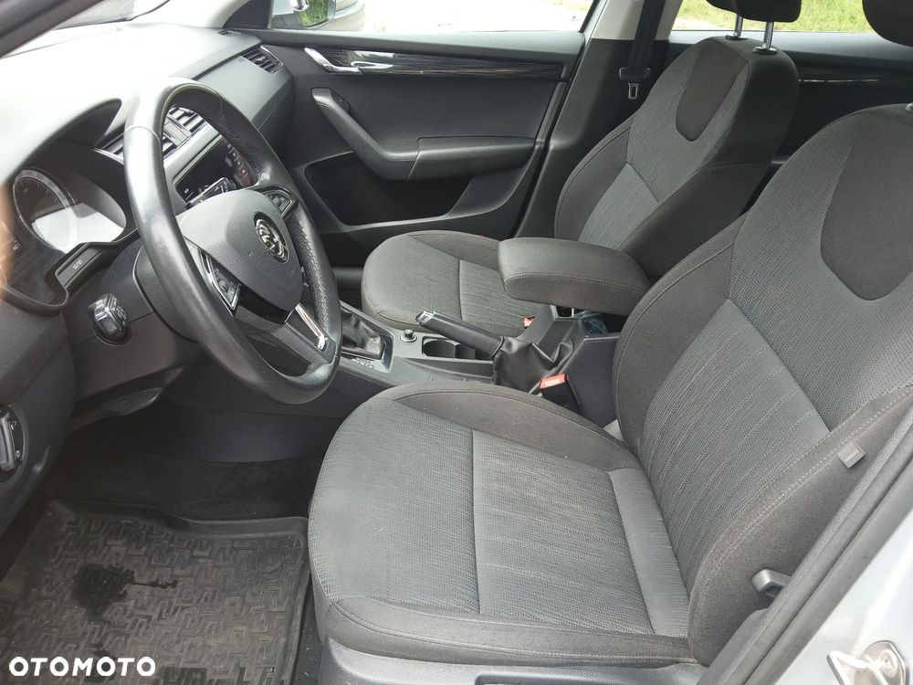 Skoda Octavia 1.5 TSI ACT Style DSG - 10