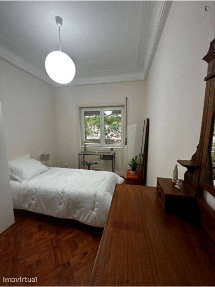Quarto - localizado em Santo Ildefonso Porto - Grande imagem: 3/18