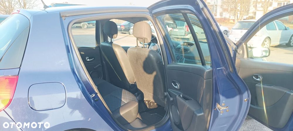 Renault Clio 1.2 16V Authentique - 7