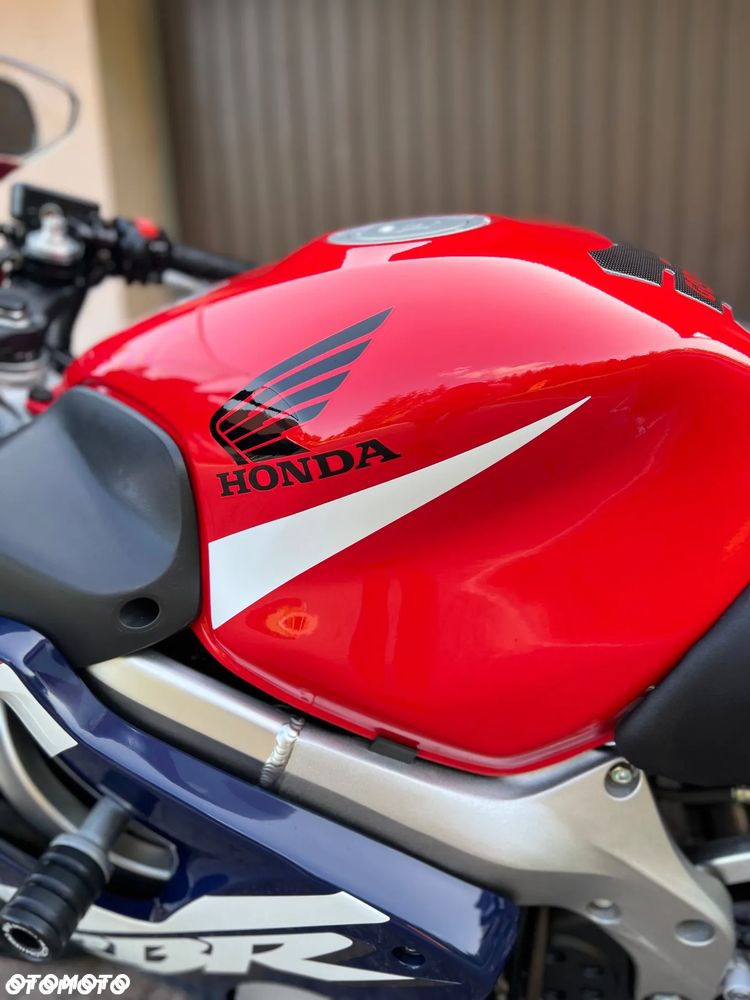 Honda CBR - 18