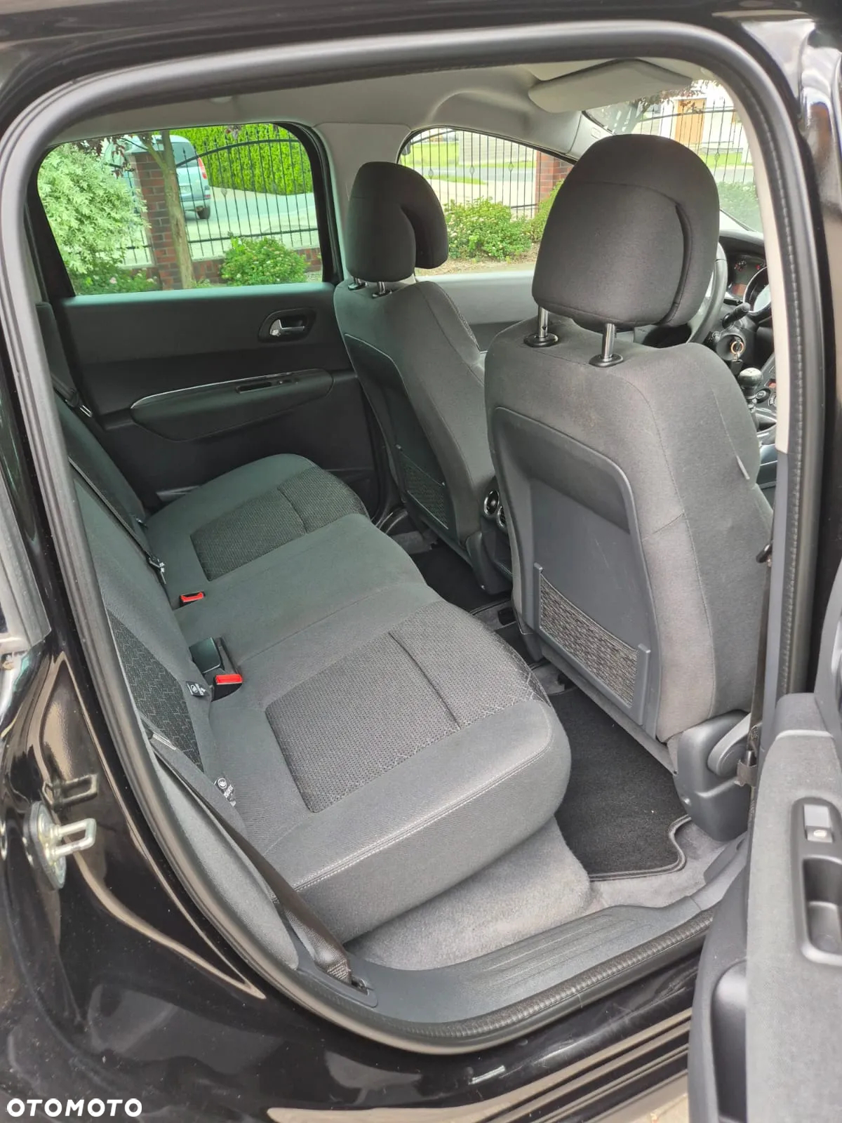 Peugeot 3008 1.6 BlueHDi Style S&S - 11
