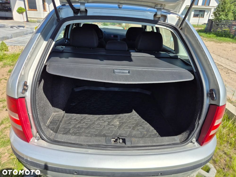 Skoda Fabia 1.4 16V Elegance - 11