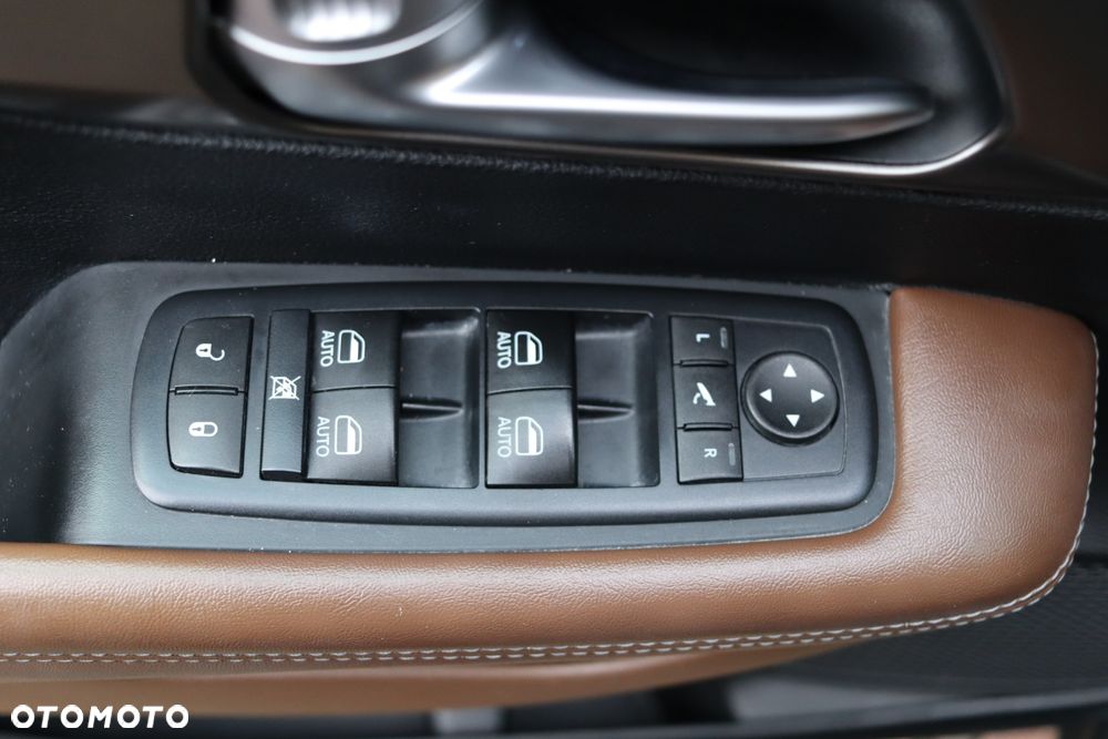 Chrysler Pacifica - 29