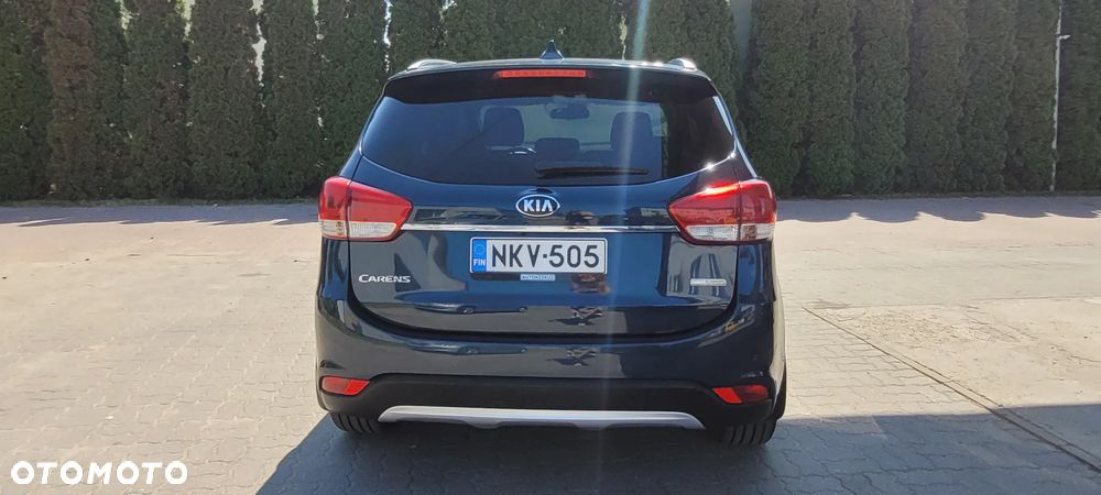Kia Carens - 12