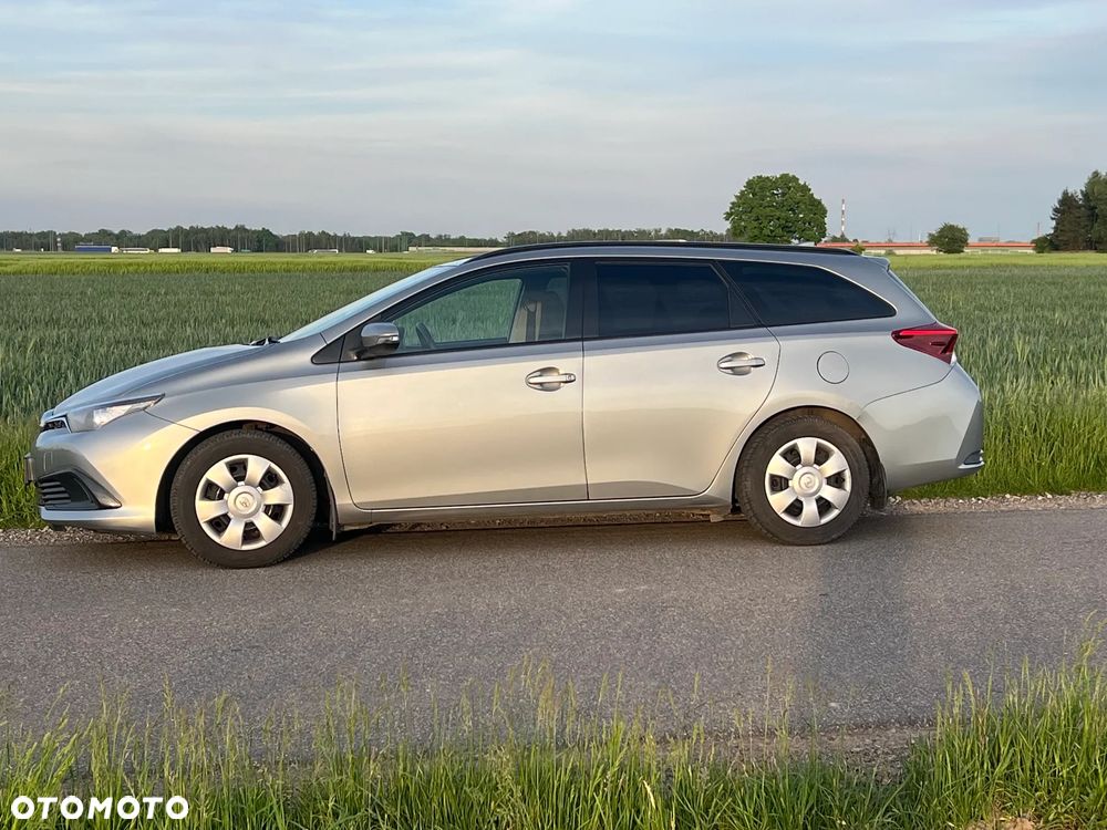 Toyota Auris 1.4 D-4D Edition - 3