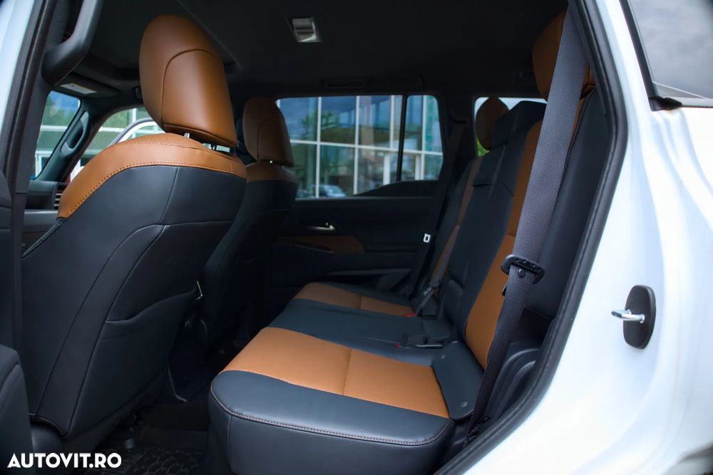 Lexus Seria LX - 17