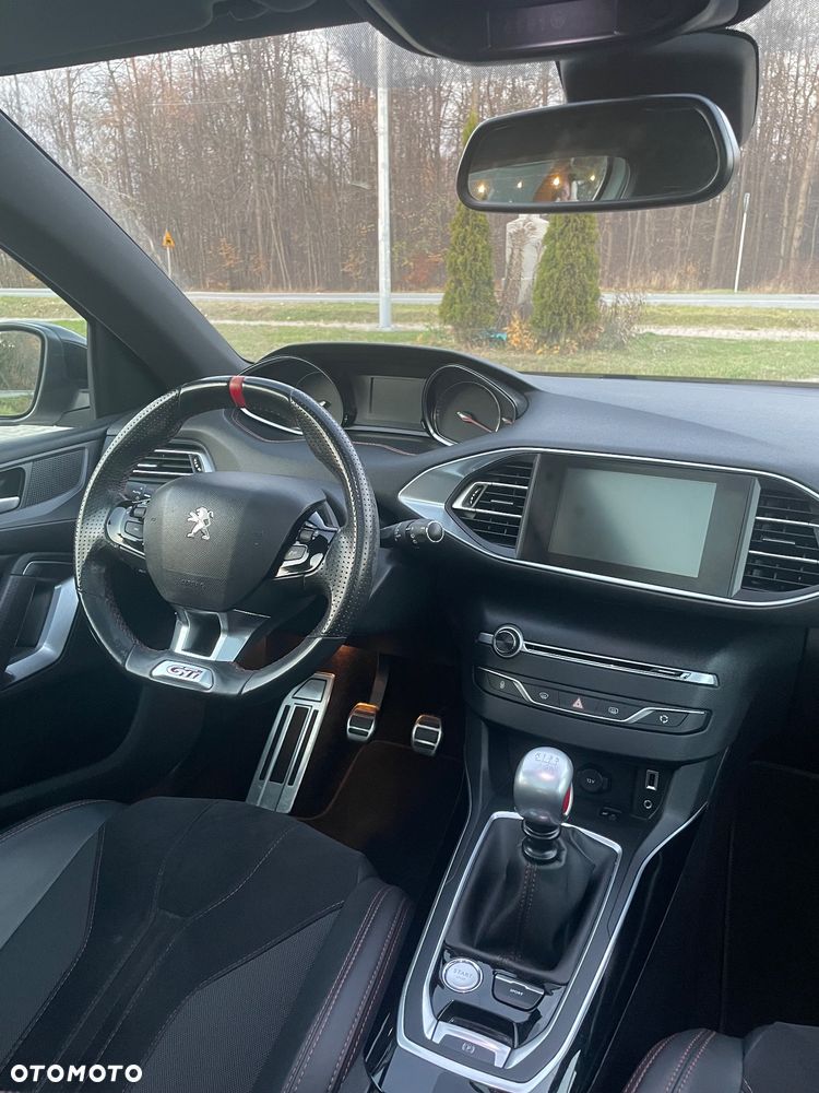 Peugeot 308 1.6 e-THP GTi by Sport S&S - 7