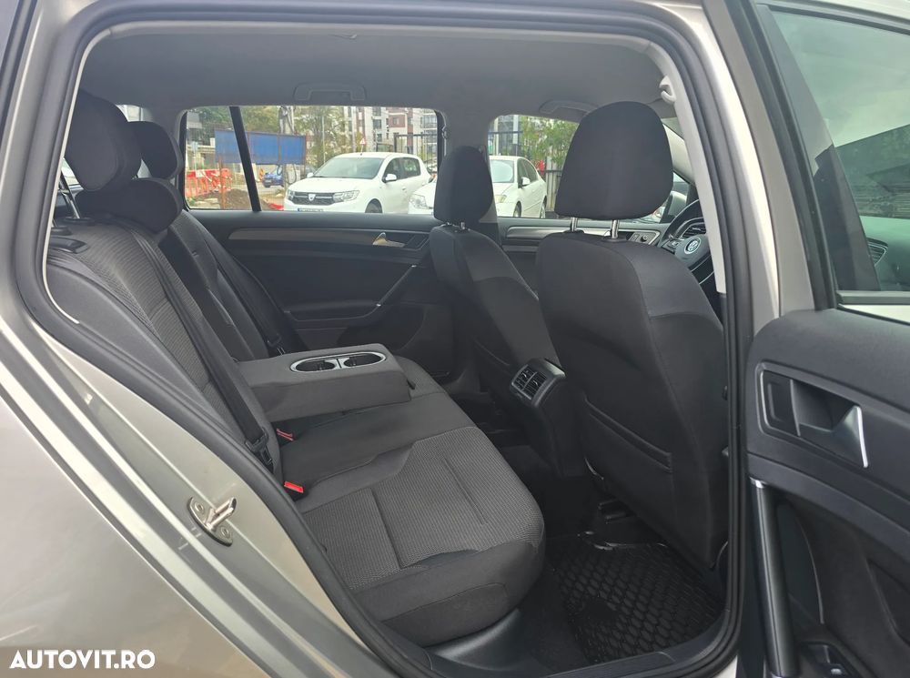 Volkswagen Golf 2.0 TDI DSG Comfortline - 30