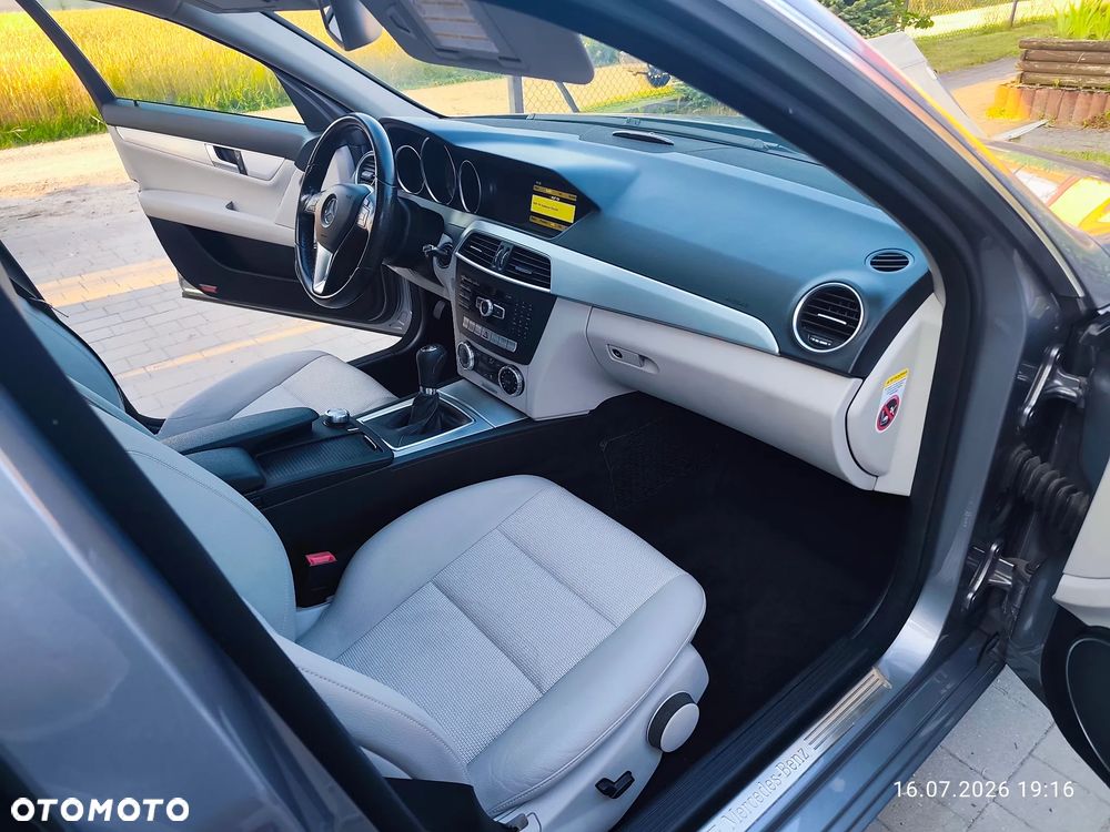 Mercedes-Benz Klasa C 200 CDI BlueEff Avantgarde - 19