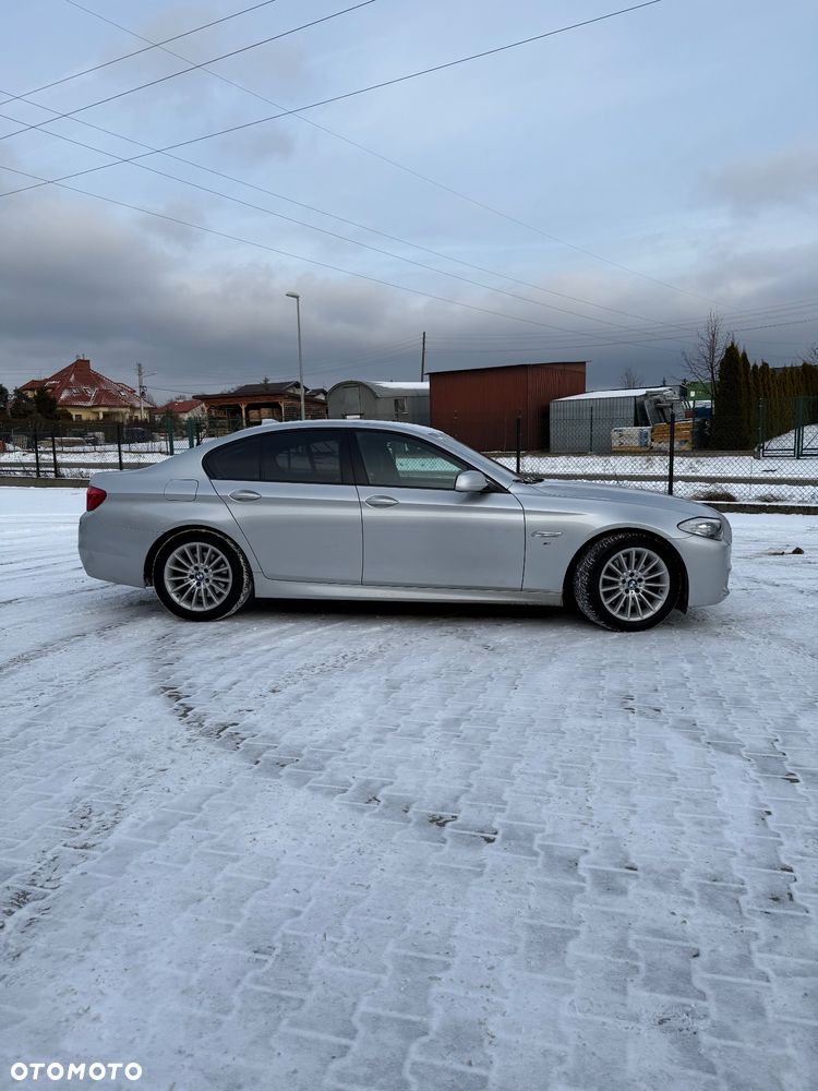 BMW Seria 5 525d xDrive - 3
