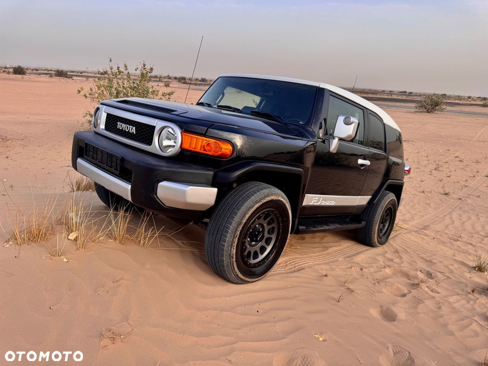 Toyota FJ - 2
