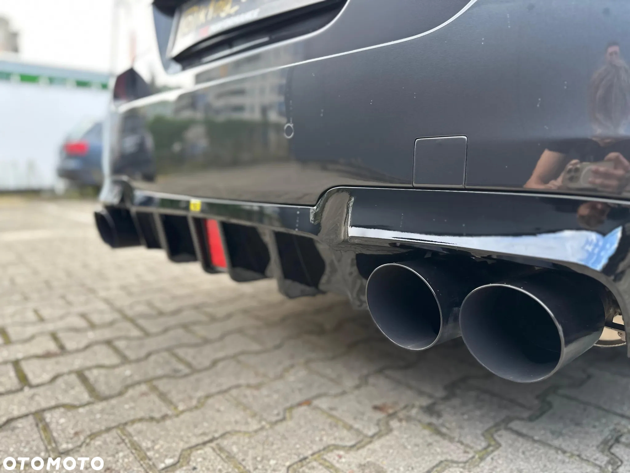 BMW Seria 5 550i - 26