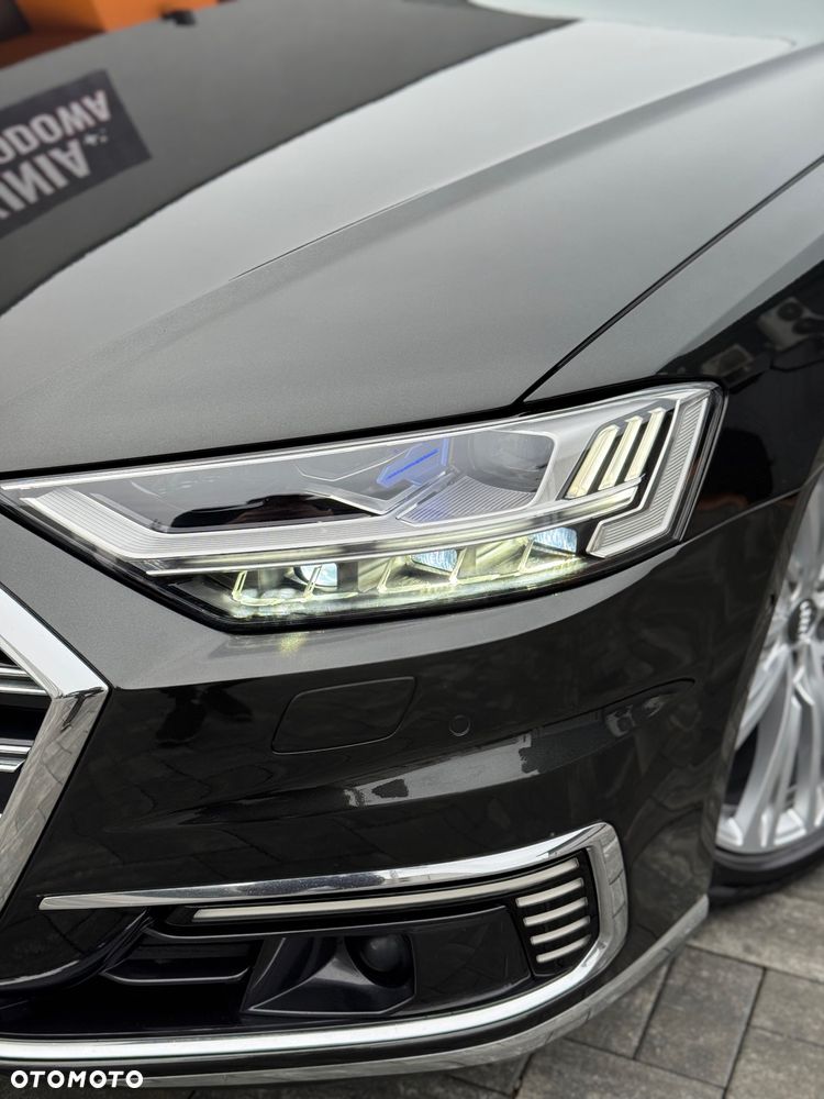 Audi A8 - 4