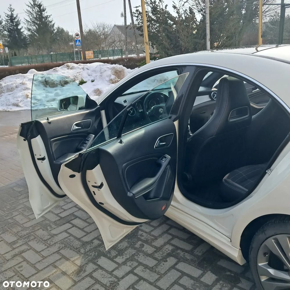 Mercedes-Benz CLA 180 - 11