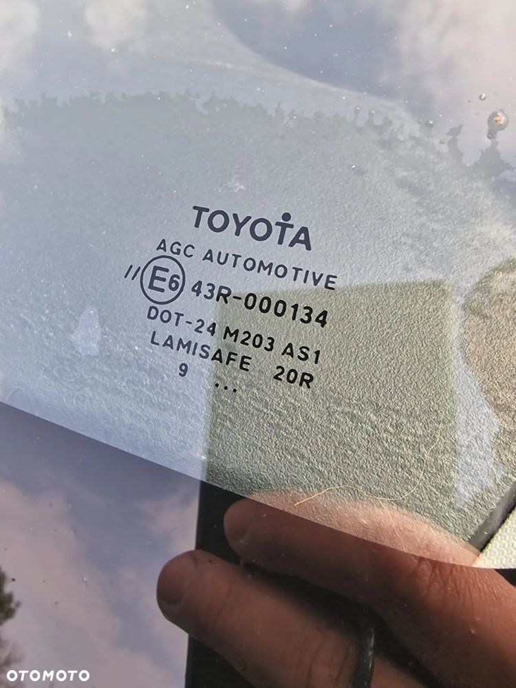 Toyota Auris 1.33 VVT-i Terra - 24