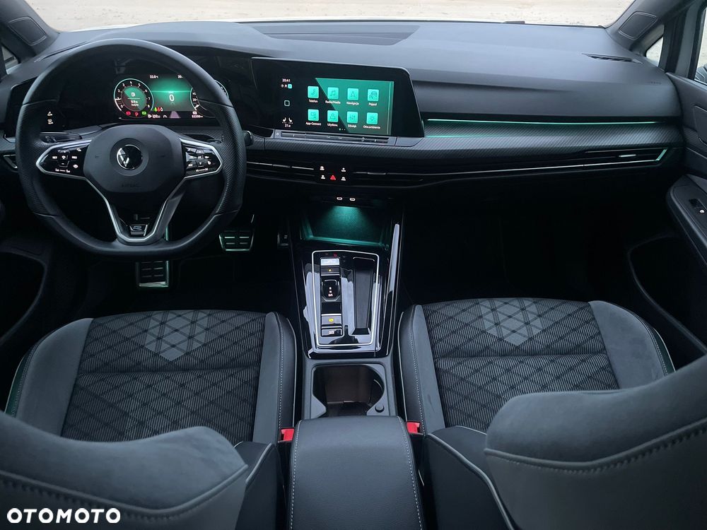 Volkswagen Golf 1.5 eTSI R-Line DSG - 11