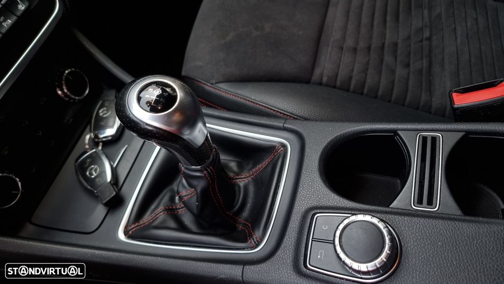 Mercedes-Benz A 180 d AMG Line - 12