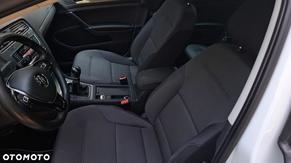 Volkswagen Golf 1.6 TDI BlueMotion Technology Comfortline - 13