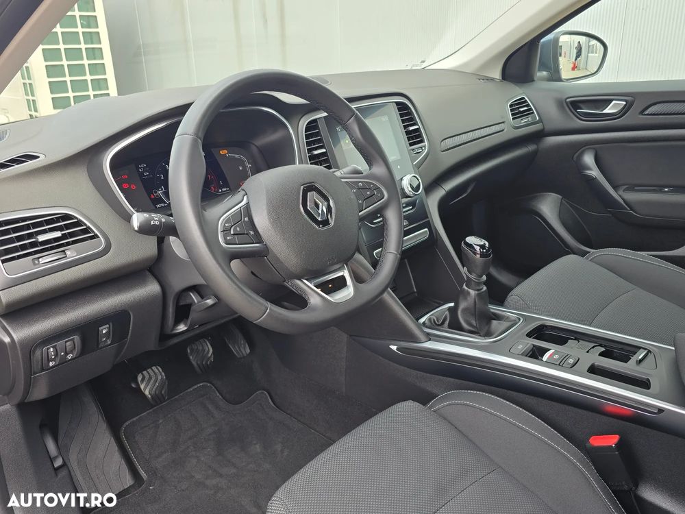 Renault Megane TCe 140 GPF Equilibre - 11