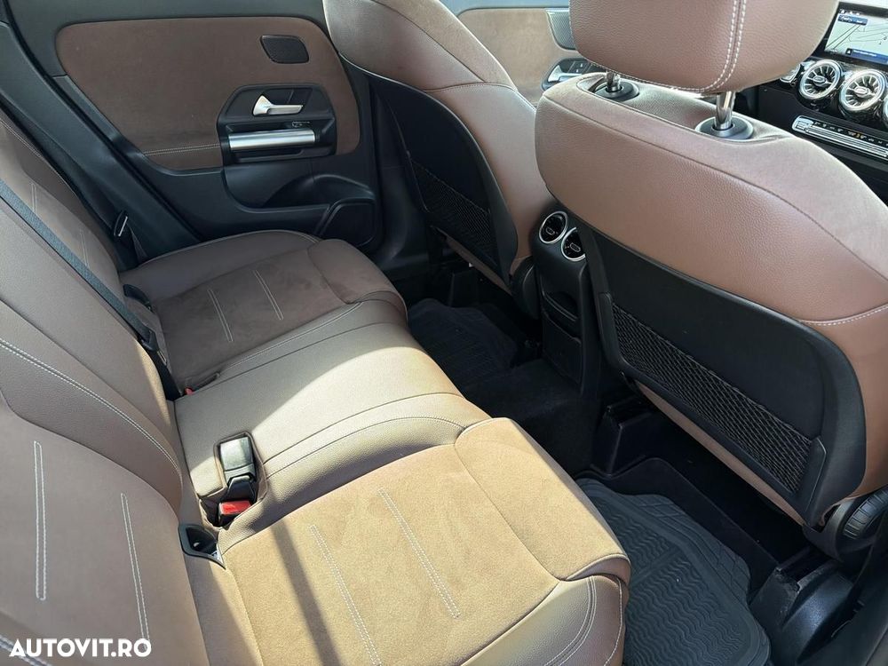 Mercedes-Benz GLA - 14