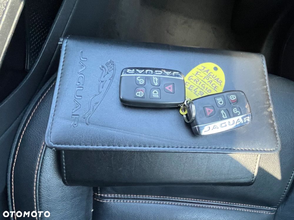 Jaguar F-Pace 20d Portfolio - 35