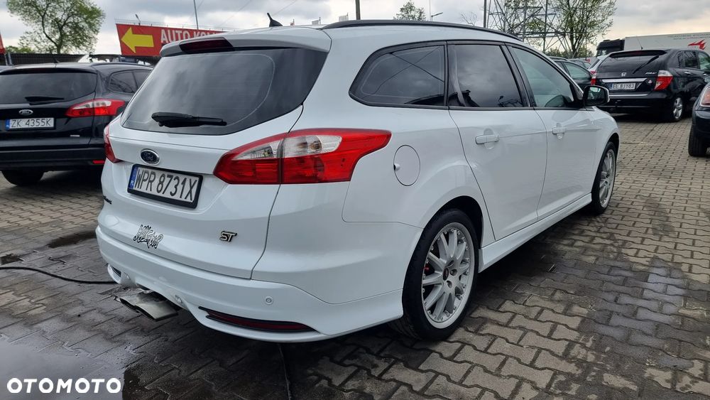 Ford Focus 1.0 EcoBoost Titanium - 27