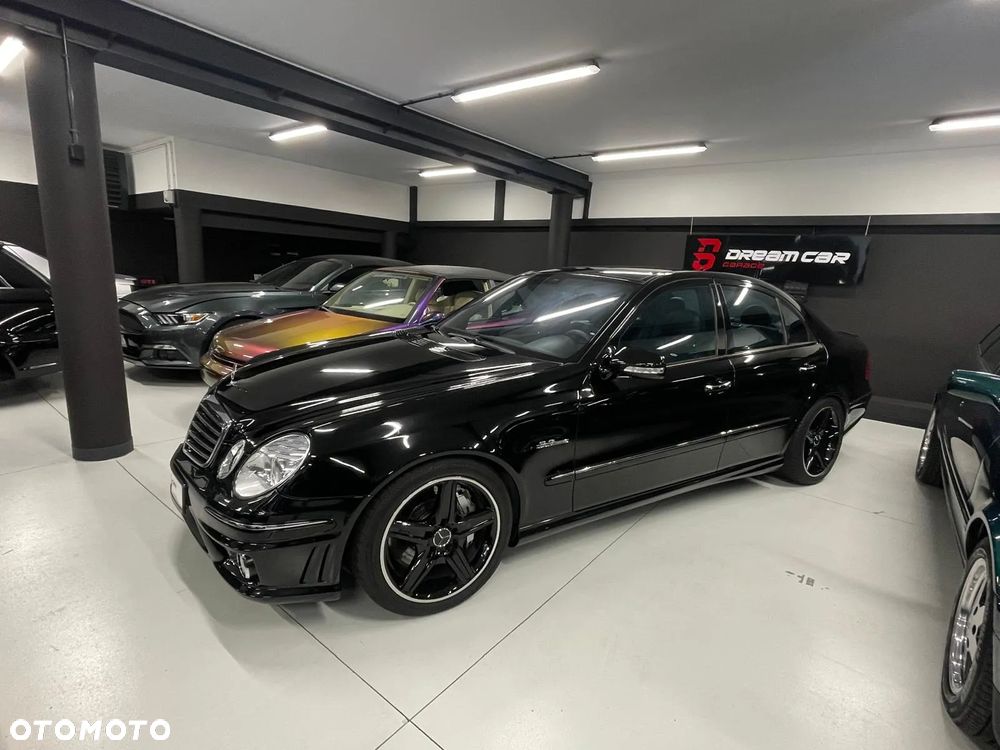 Mercedes-Benz Klasa E 63 AMG - 23