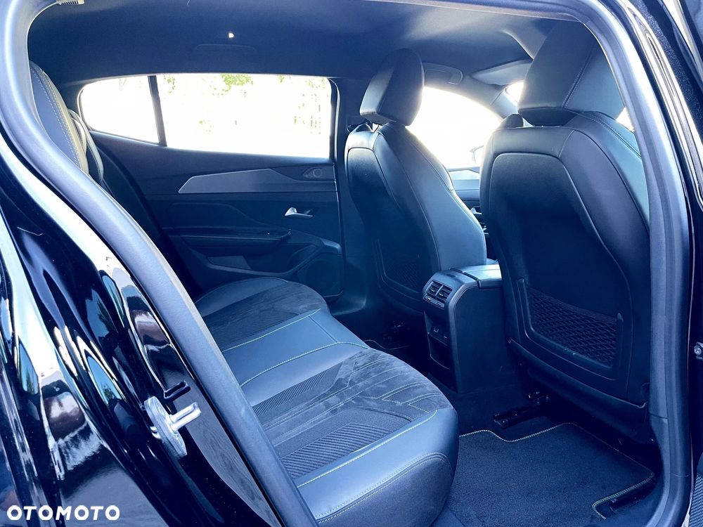 Peugeot 408 1.2 PureTech GT S&S EAT8 - 11
