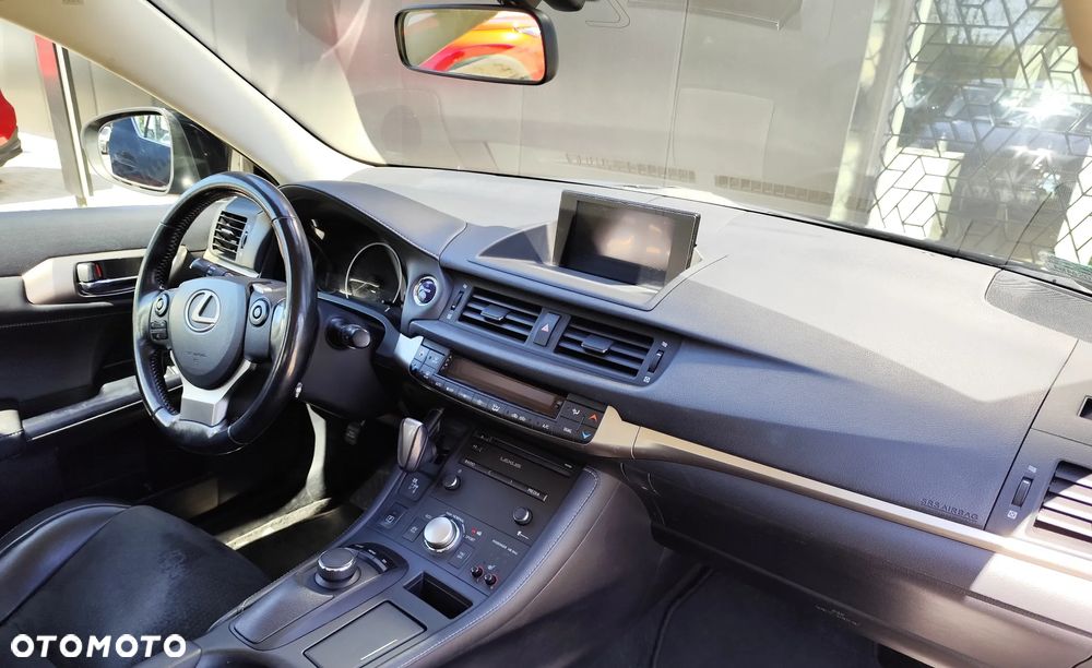 Lexus CT - 12