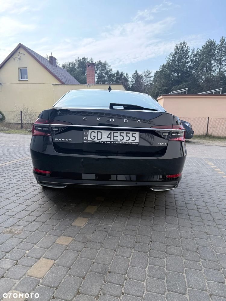 Skoda Superb 2.0 TDI SCR 4x4 L&K DSG - 9