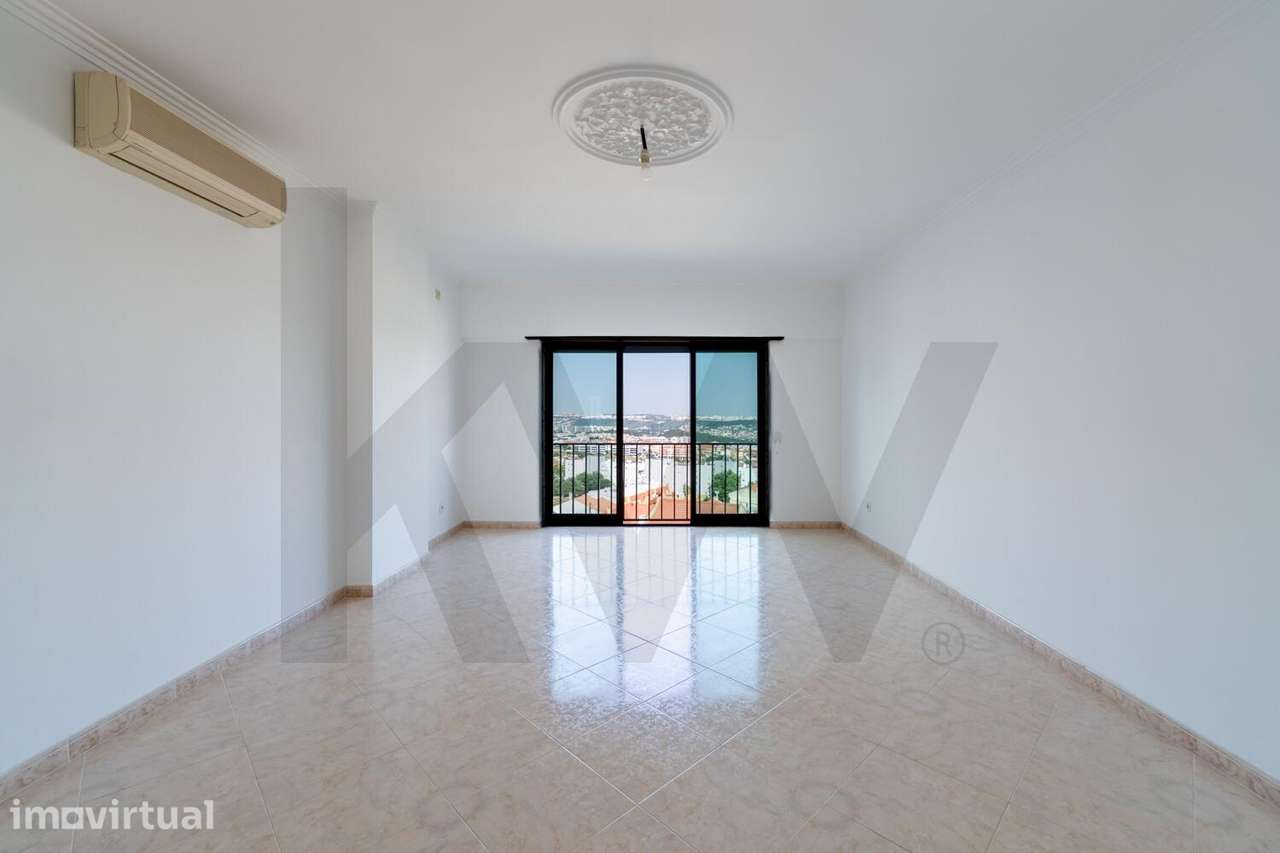 Espaçoso T2 com Suite (119 m2), Garagem e Vista Desafogada – Casal de - Grande imagem: 3/22