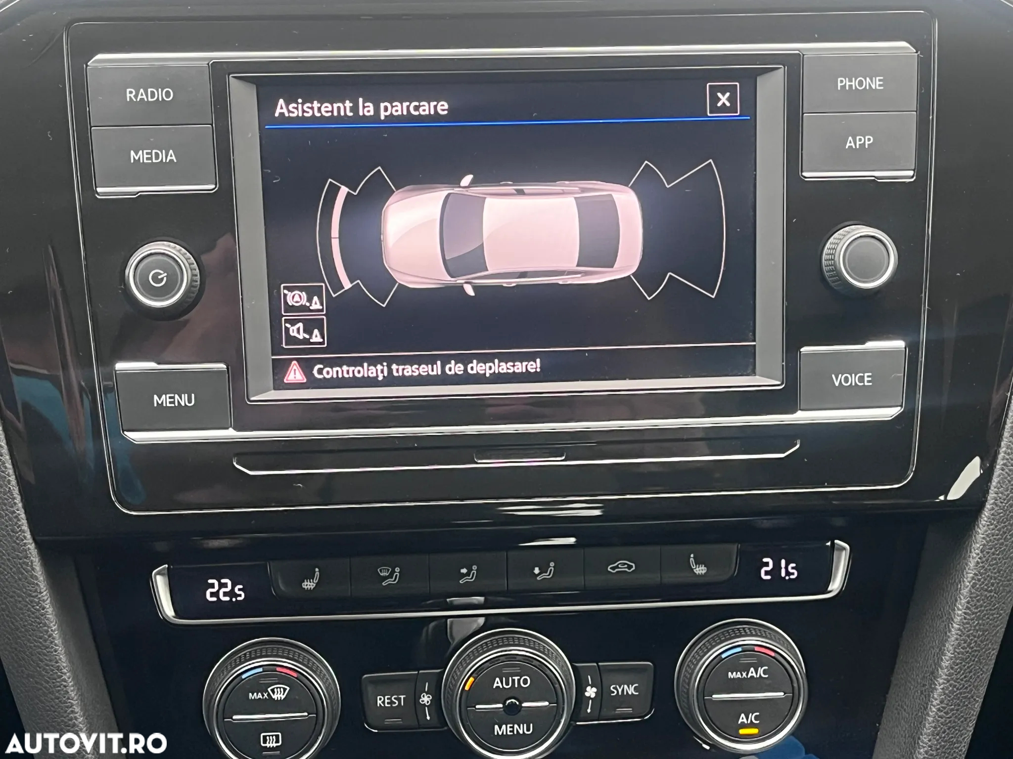 Volkswagen Passat 1.6 TDI DSG Comfortline - 18