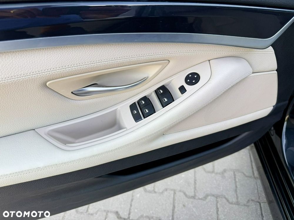 BMW Seria 5 520d Luxury Line - 22