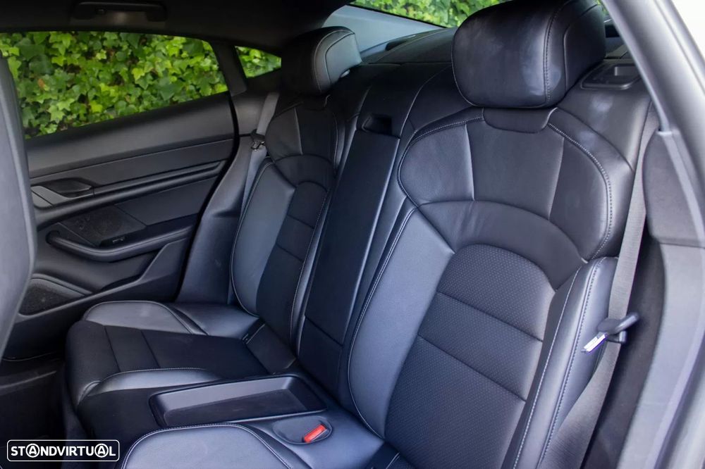 Porsche Taycan 4 Black Edition - 14